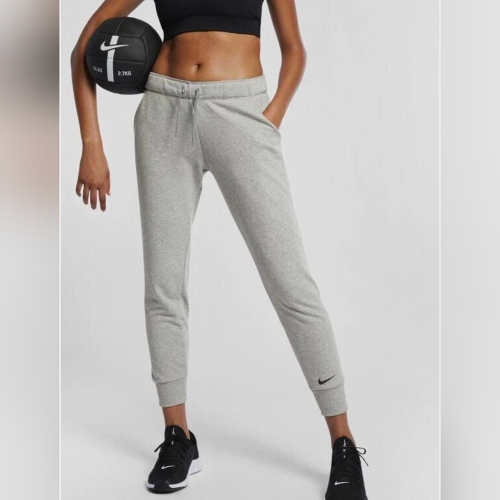 Nike Dri-Fit Endurance Training Crop Sweatpants In Gray, Size Small